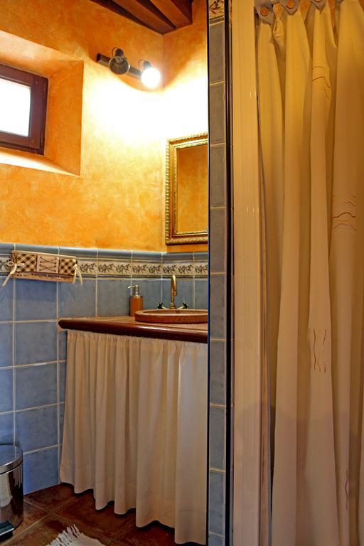 Apartamentos Rurales La Solana โรเบลดิโย เด กาตา ภายนอก รูปภาพ